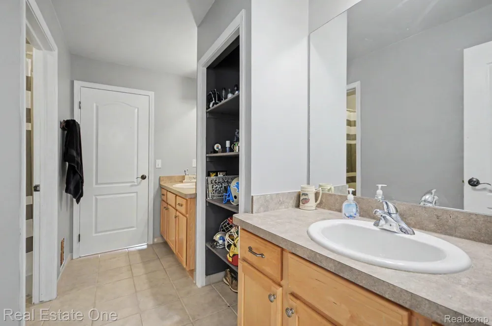 1809 Cheshire Lane Commerce Charter Township, MI 48382