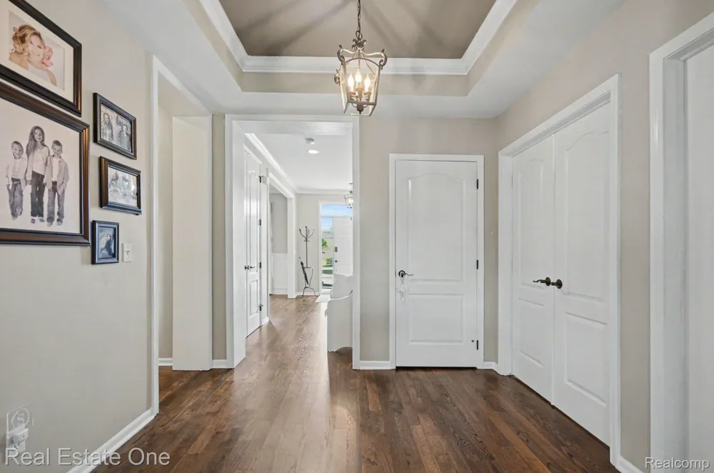 1809 Cheshire Lane Commerce Charter Township, MI 48382