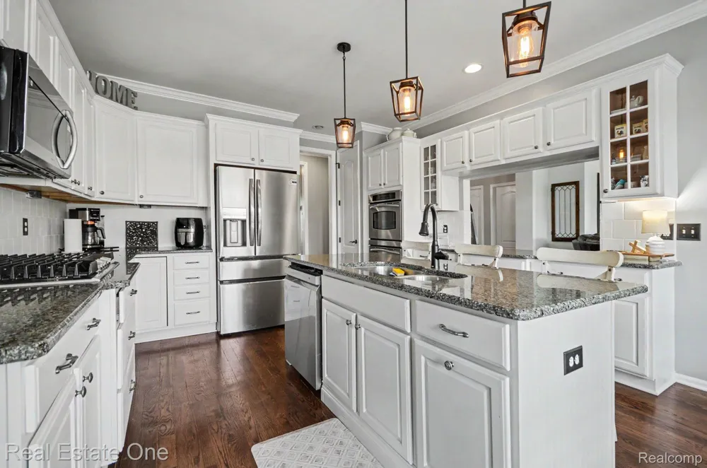 1809 Cheshire Lane Commerce Charter Township, MI 48382