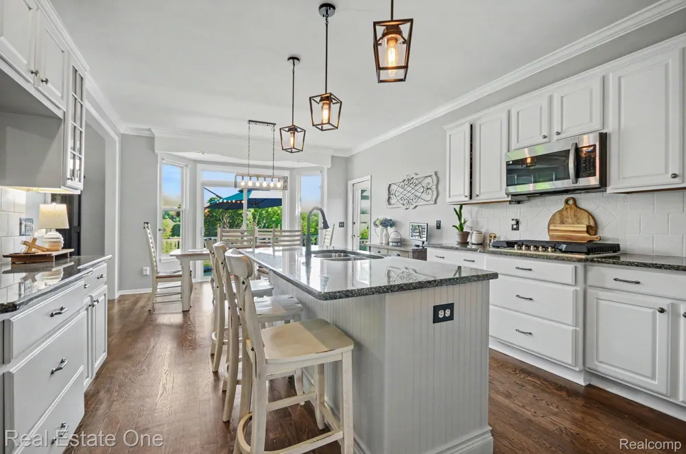 1809 Cheshire Lane Commerce Charter Township, MI 48382