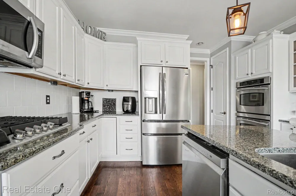 1809 Cheshire Lane Commerce Charter Township, MI 48382