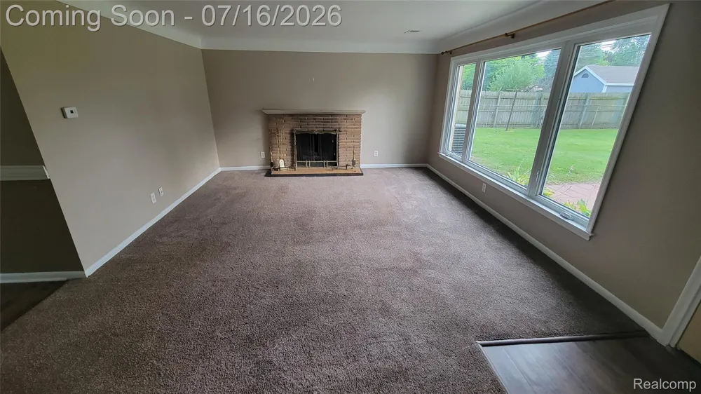 45437 Hecker Drive Utica City, MI 48317
