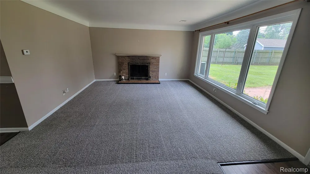 45437 Hecker Drive Utica City, MI 48317