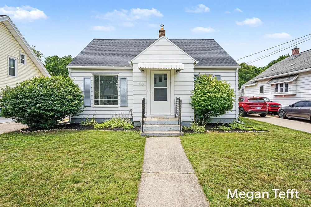 1955 Blandford Avenue SW Wyoming City, MI 49519