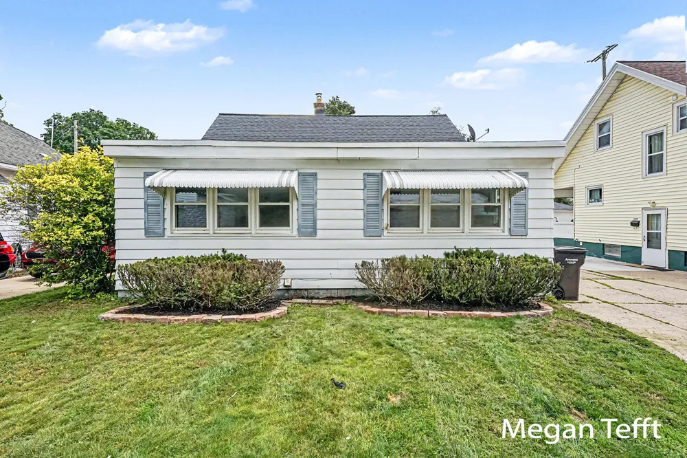 1955 Blandford Avenue SW Wyoming City, MI 49519