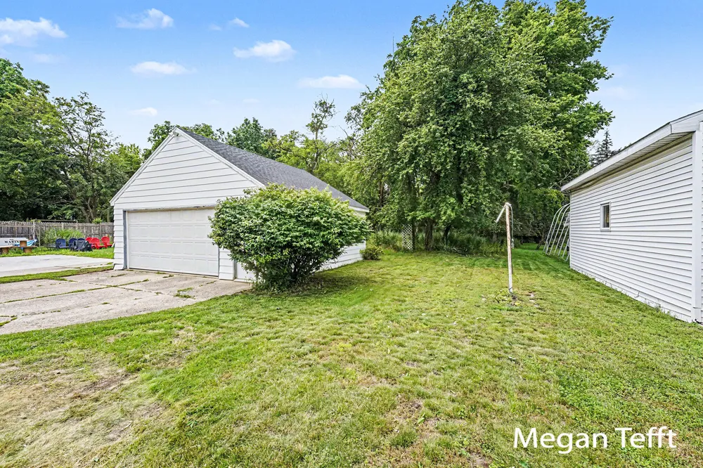 1955 Blandford Avenue SW Wyoming City, MI 49519