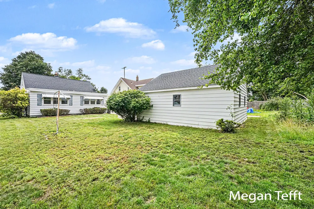 1955 Blandford Avenue SW Wyoming City, MI 49519