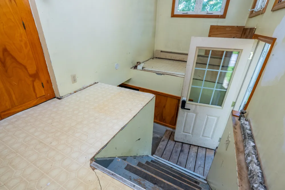 135 W St Joseph Street Coloma City, MI 49038