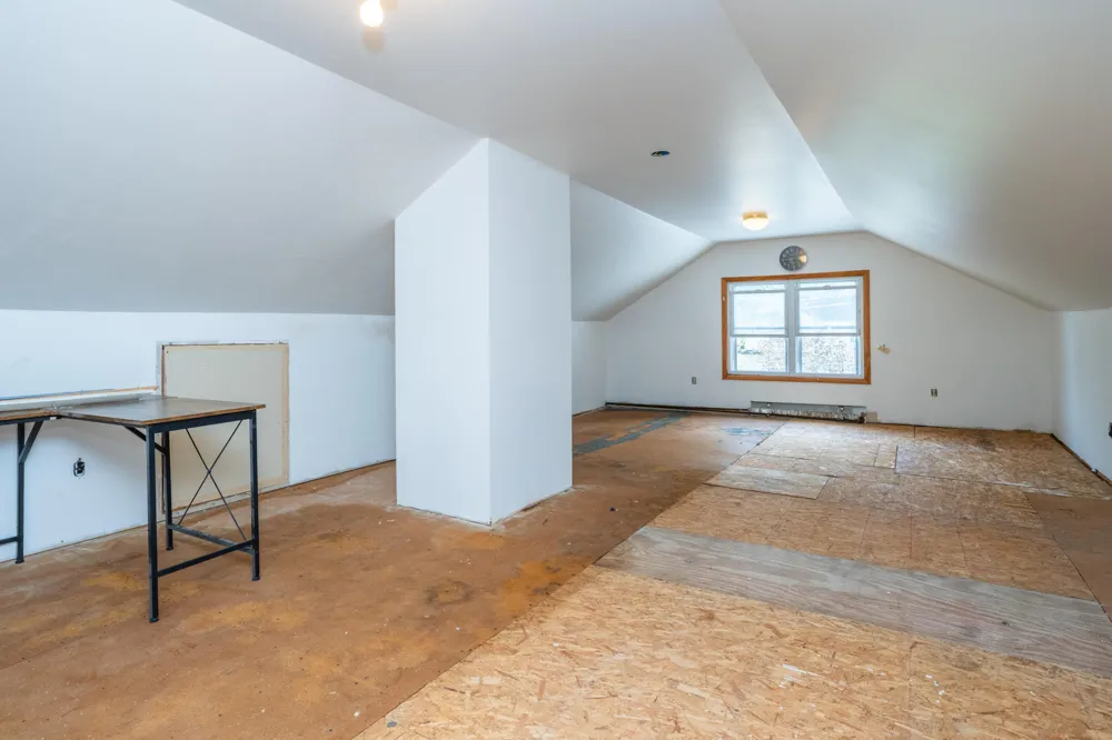 135 W St Joseph Street Coloma City, MI 49038