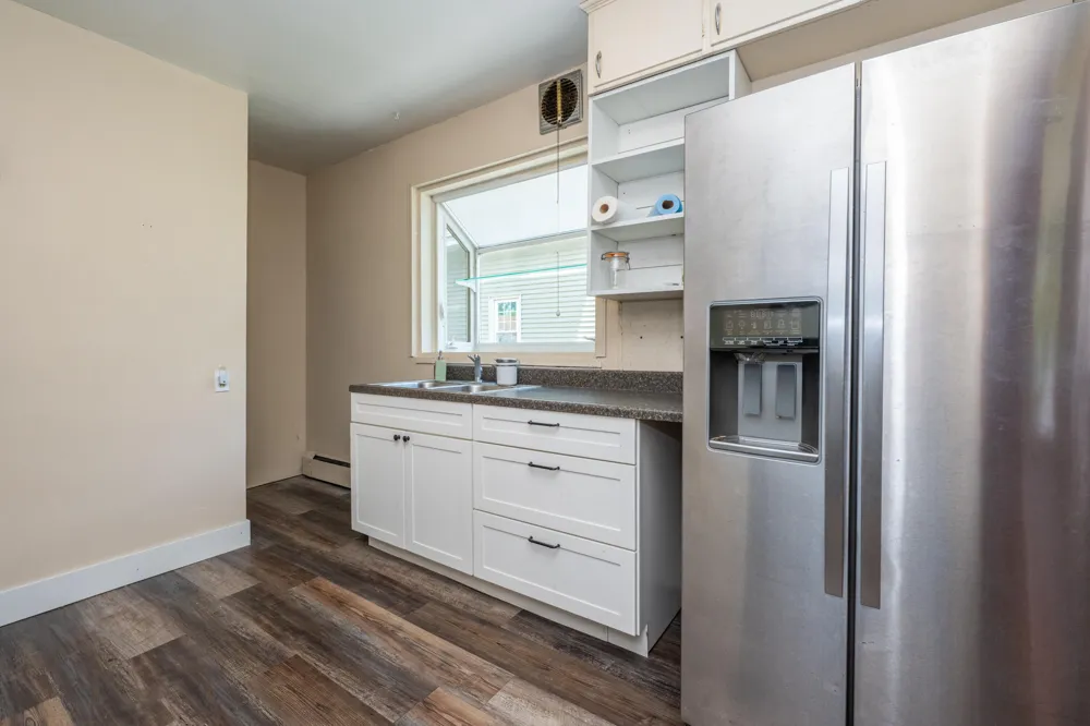 135 W St Joseph Street Coloma City, MI 49038