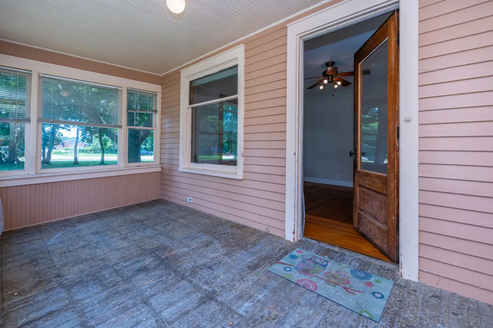 135 W St Joseph Street Coloma City, MI 49038