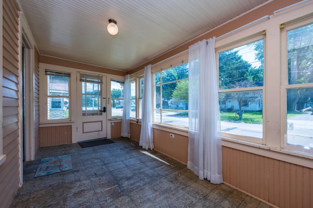 135 W St Joseph Street Coloma City, MI 49038