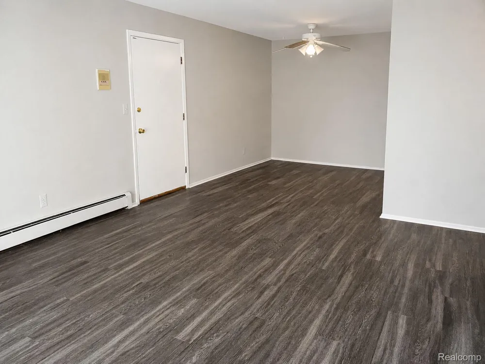 1880 Axtell Drive #2 Troy City, MI 48084