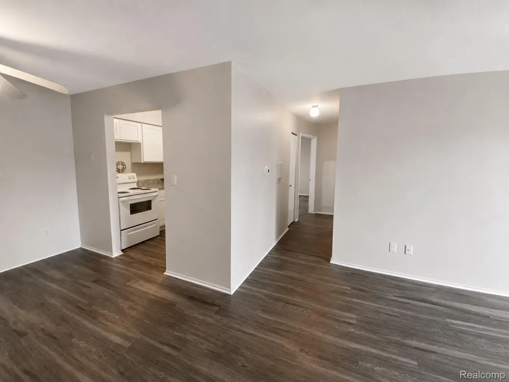 1880 Axtell Drive #2 Troy City, MI 48084