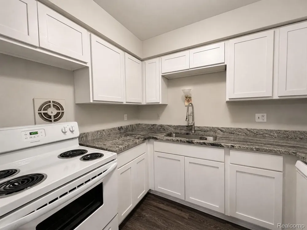 1880 Axtell Drive #2 Troy City, MI 48084