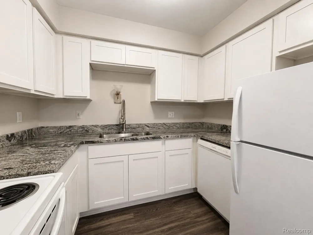 1880 Axtell Drive #2 Troy City, MI 48084