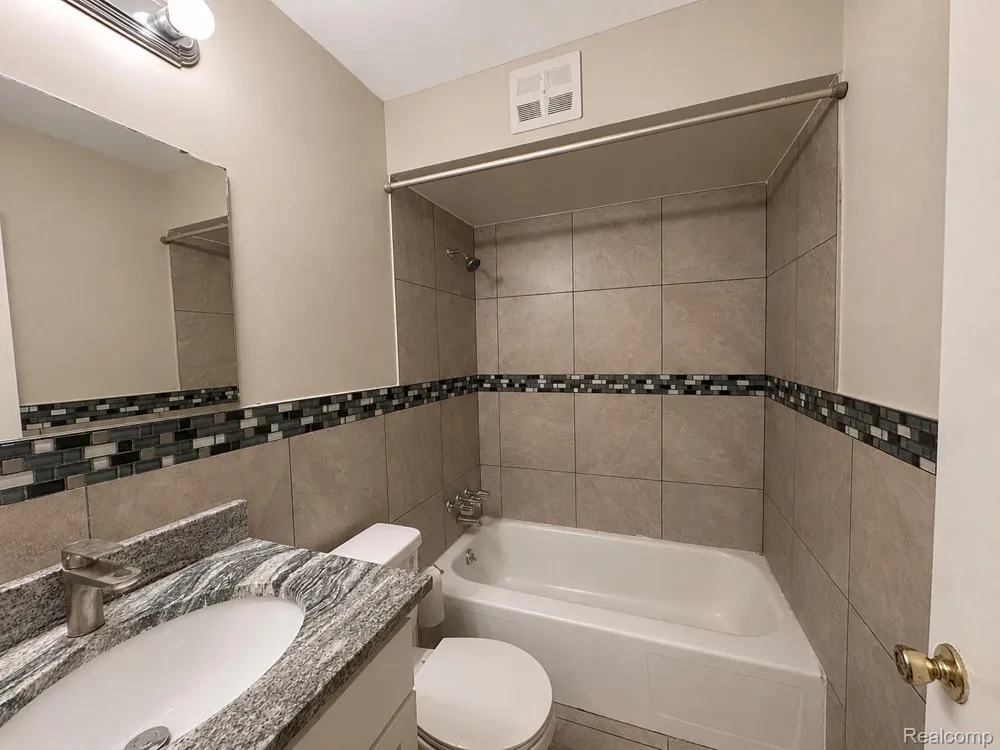 1880 Axtell Drive #2 Troy City, MI 48084