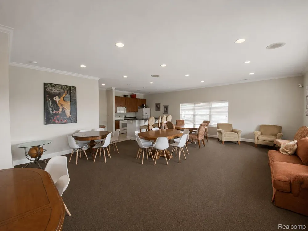 1880 Axtell Drive #2 Troy City, MI 48084