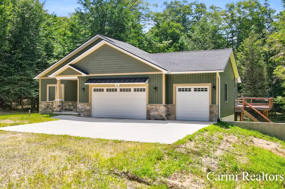 10 Morton Trail White River Township, MI 49437