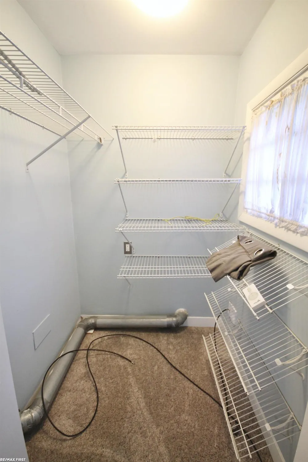 48 W Burdick Street Oxford Village, MI 48371