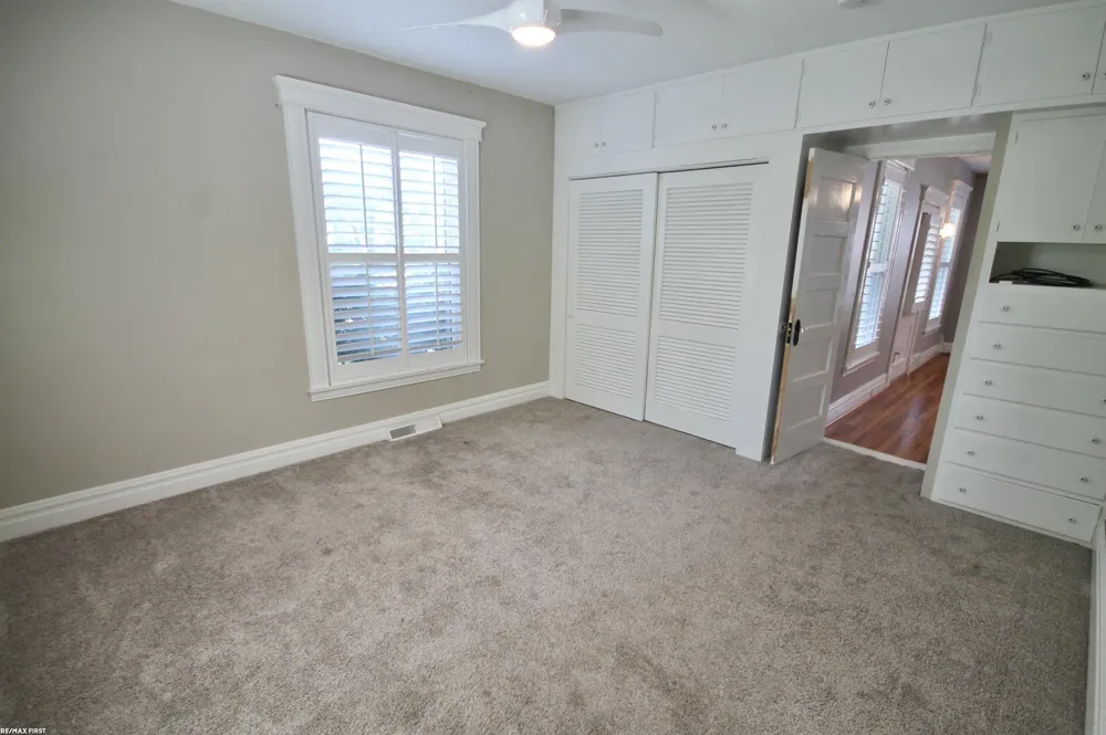48 W Burdick Street Oxford Village, MI 48371