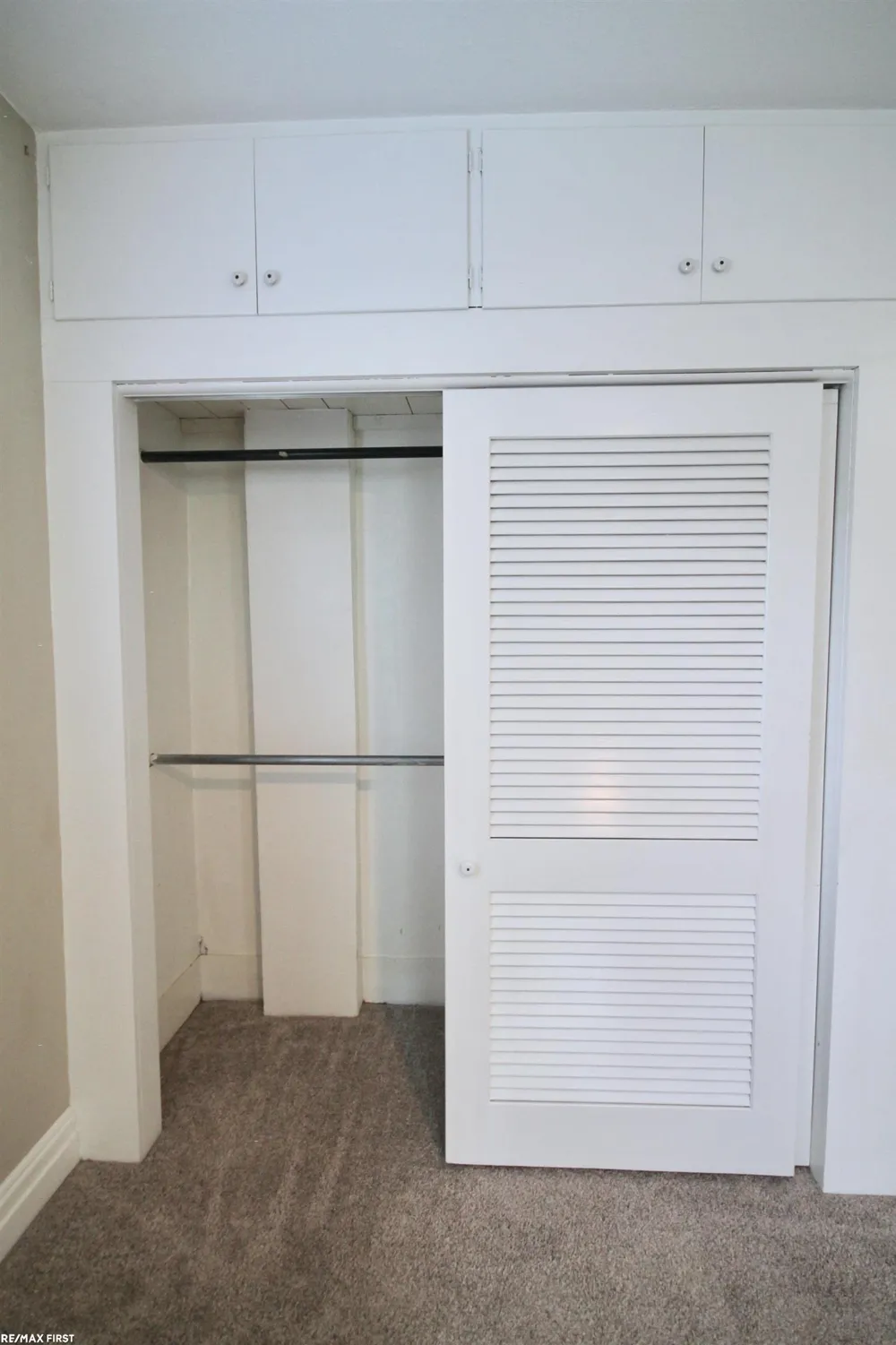 48 W Burdick Street Oxford Village, MI 48371