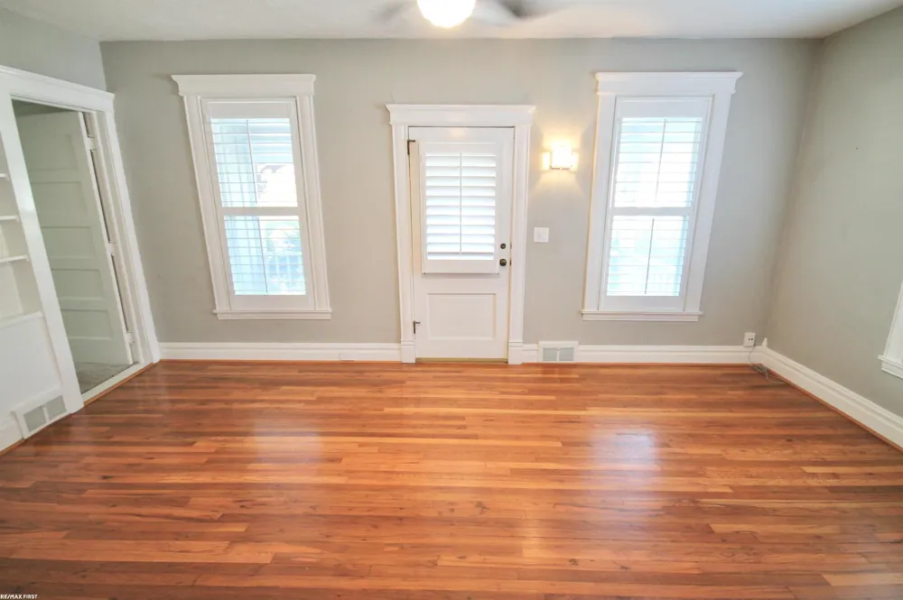 48 W Burdick Street Oxford Village, MI 48371