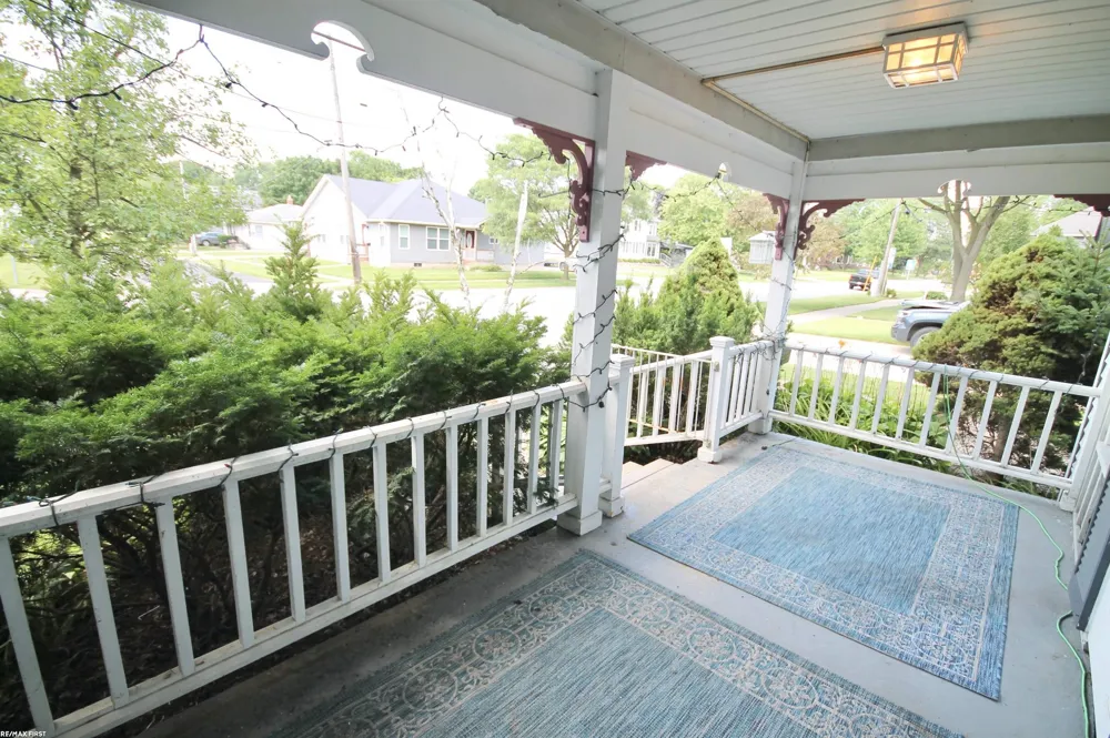 48 W Burdick Street Oxford Village, MI 48371