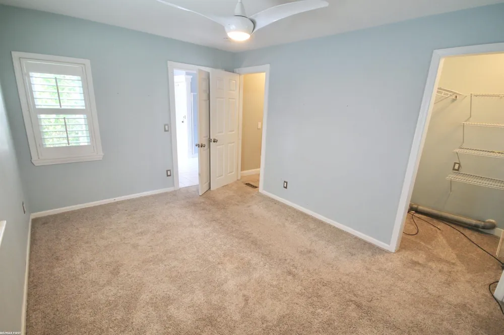 48 W Burdick Street Oxford Village, MI 48371