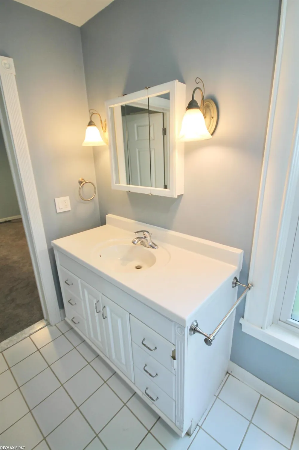 48 W Burdick Street Oxford Village, MI 48371
