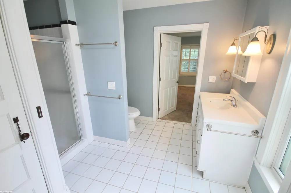 48 W Burdick Street Oxford Village, MI 48371
