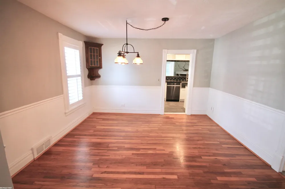 48 W Burdick Street Oxford Village, MI 48371