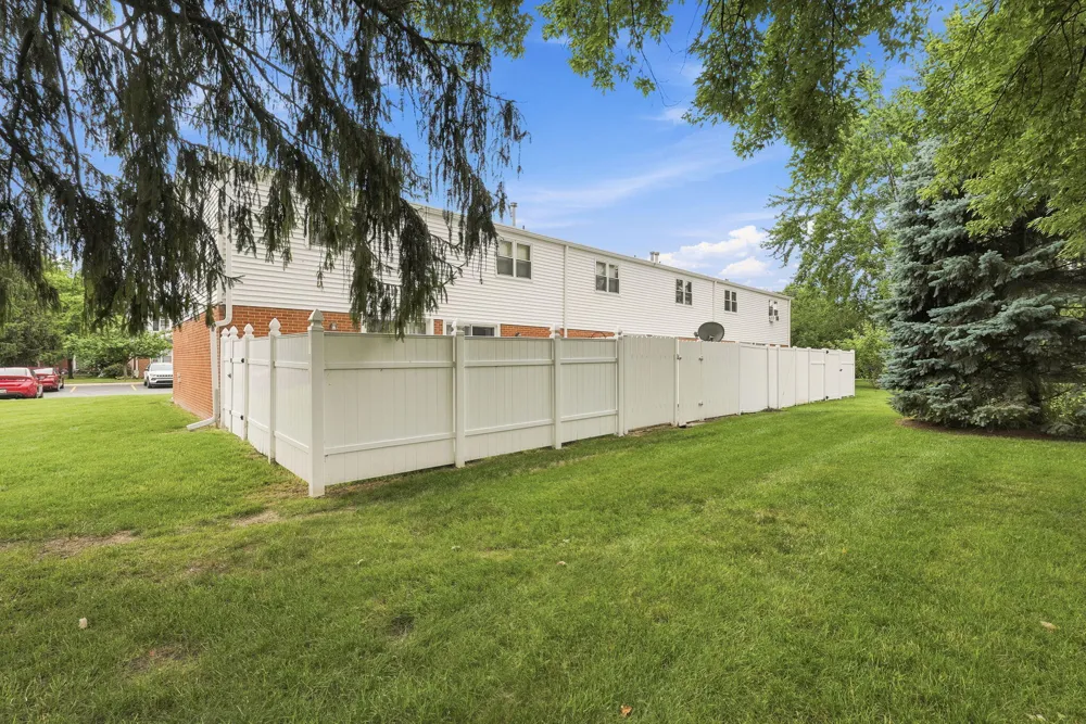 45197 Kensington Street Utica City, MI 48317