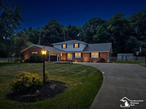 3414 Caroline Drive