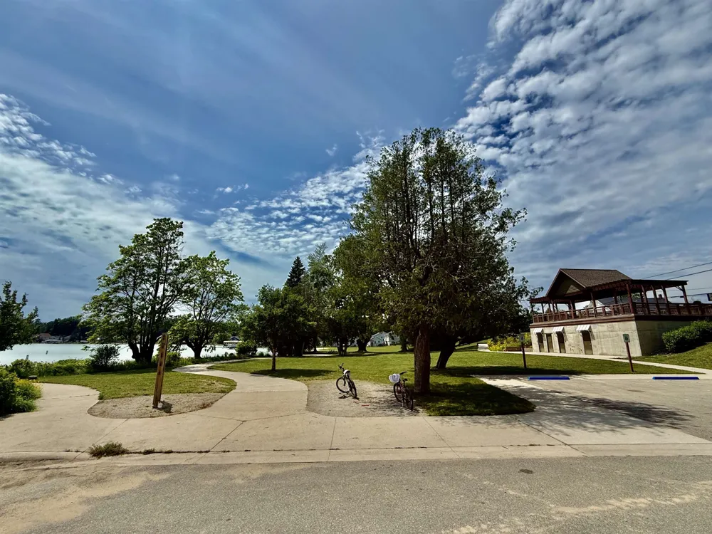 7160 Cherry Avenue Milton Township, MI 49648