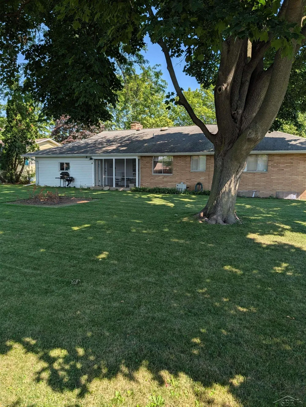 3323 Peale Drive Saginaw City, MI 48602