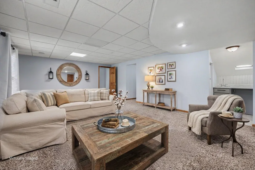 931 Sunset Hills Avenue NW Walker City, MI 49534