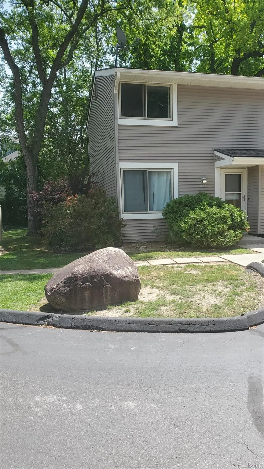 616 Rickett Road Brighton City, MI 48116