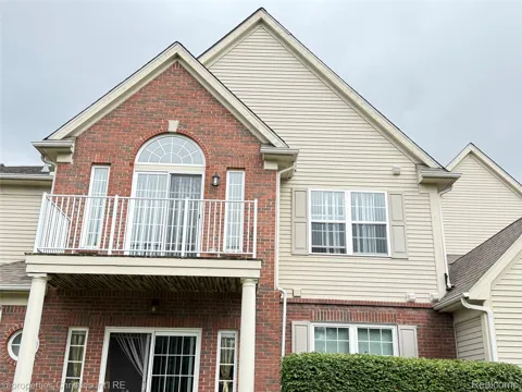 8413 Heywood Circle