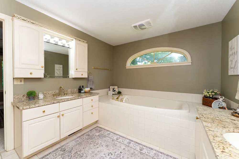 3106 Hunters Trail Union Charter Township, MI 48858
