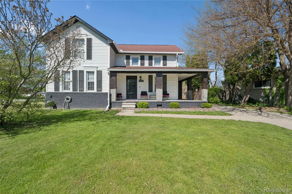 37031 COLGATE Sterling Heights City, MI 48310