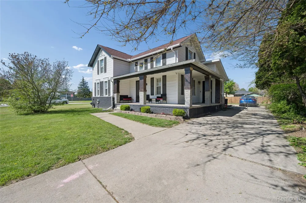 37031 COLGATE Sterling Heights City, MI 48310