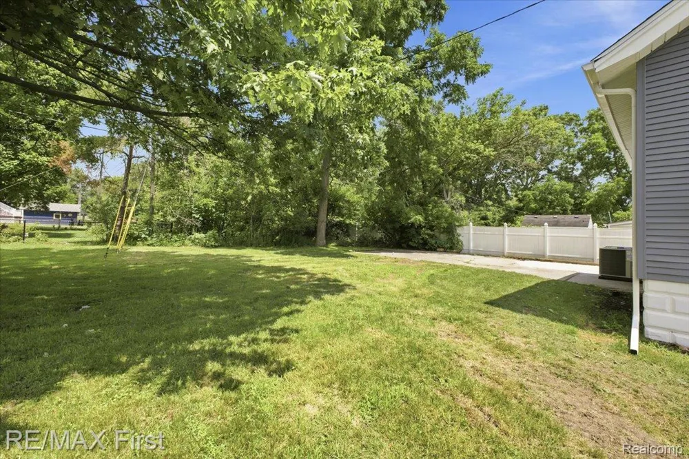 30655 Elk Street New Haven Village, MI 48048