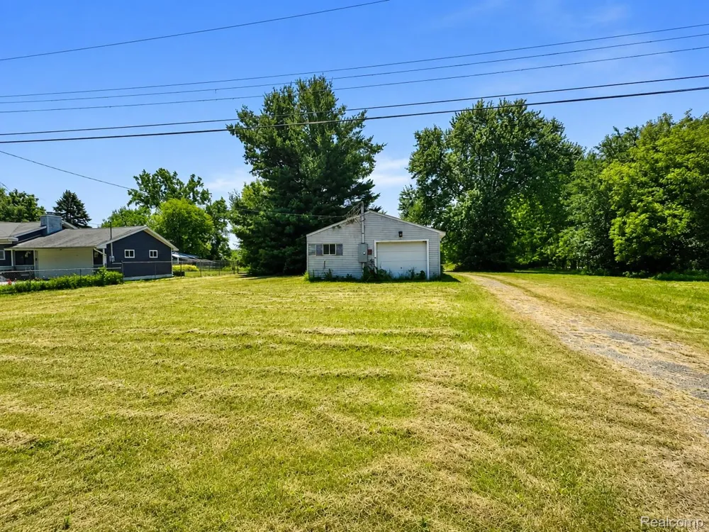 5454 Hopkins Road Genesee Charter Township, MI 48506