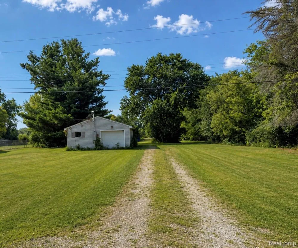 5454 Hopkins Road Genesee Charter Township, MI 48506