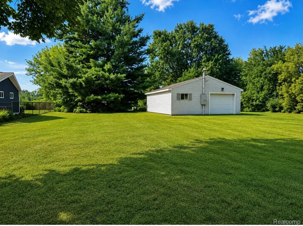 5454 Hopkins Road Genesee Charter Township, MI 48506