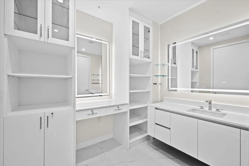220 Lake Shore Drive #917 Lake Park, FL 33403