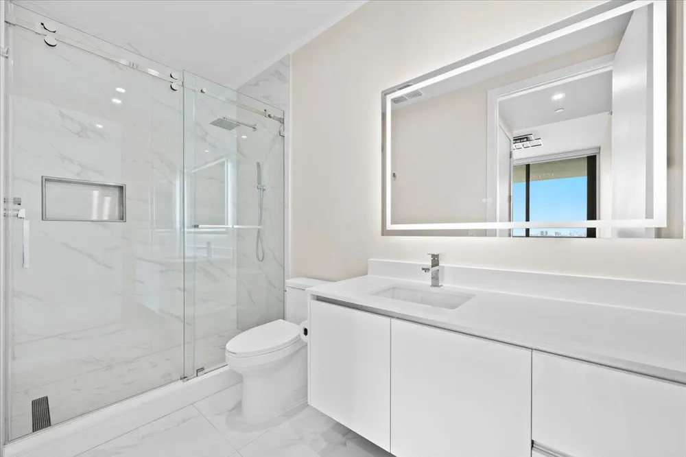 220 Lake Shore Drive #917 Lake Park, FL 33403