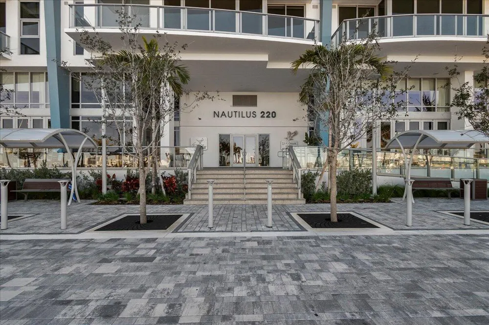 220 Lake Shore Drive #917 Lake Park, FL 33403