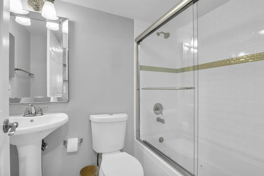 1030 Lake Shore Drive #103 Lake Park, FL 33403